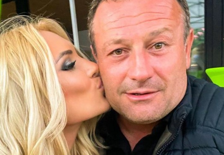 Гаджето на Димитър Рачков Анита Димитрова преди дни чукна